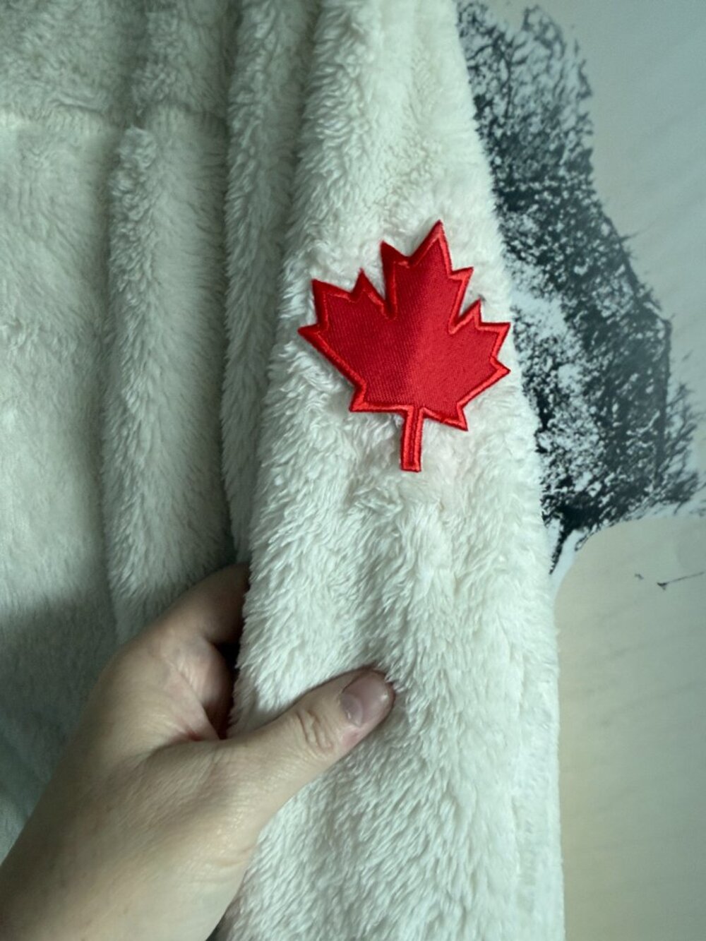 Canada Fleece - Size Large - Zip up Jacket by Avalanche - Picture 3 of 7